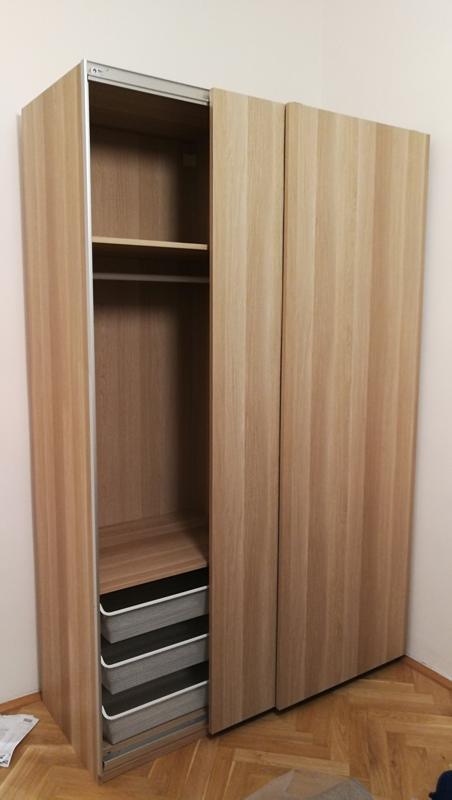 Sliding-door wardrobe
