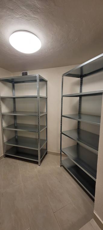 Metal storage shelving