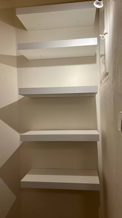 Floating shelves