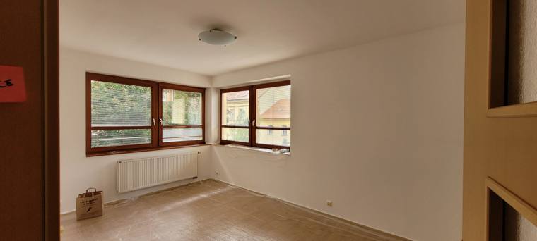 Bright room, corner windows