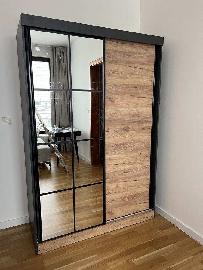 Sliding wardrobe assembled